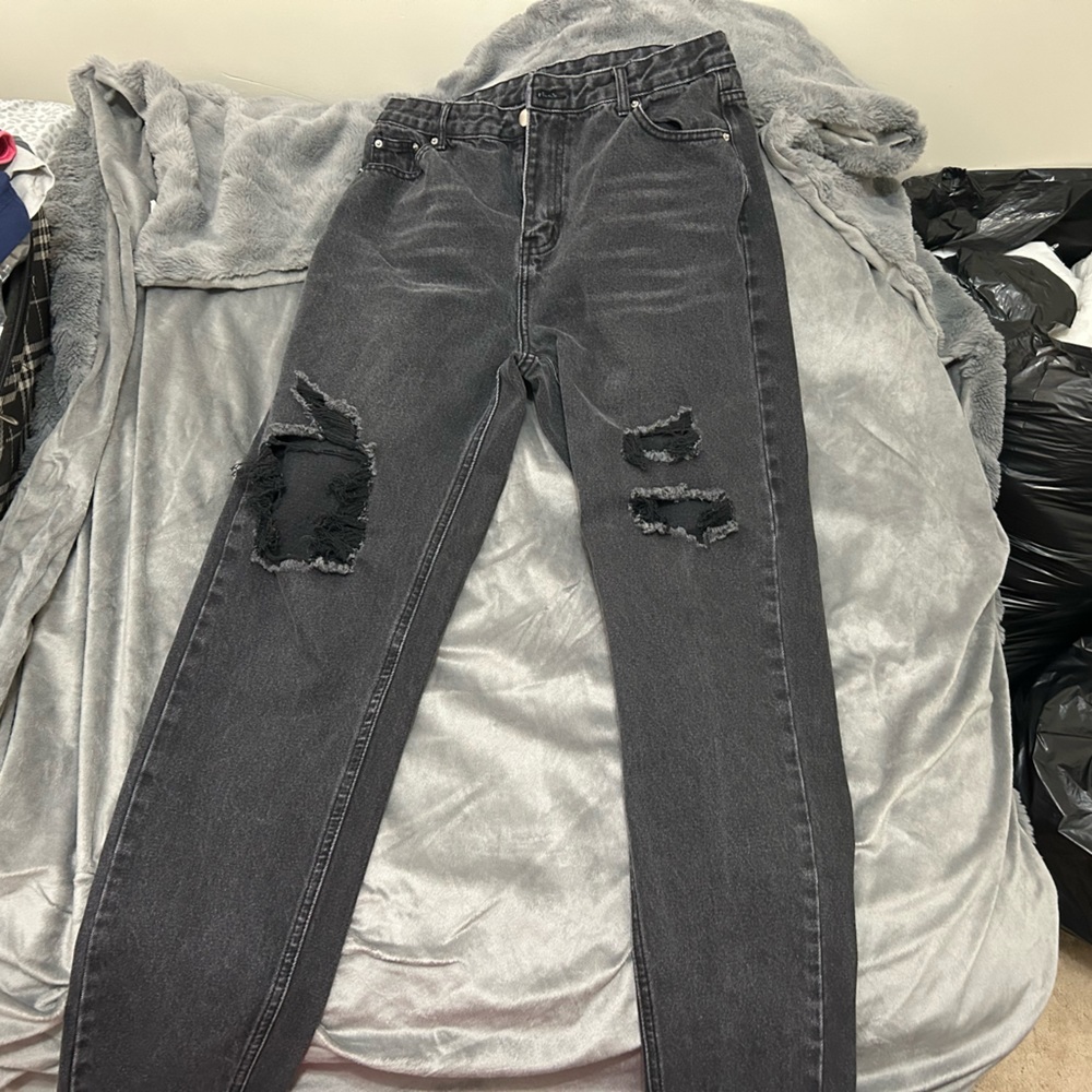 Black mom jeans size large from shein